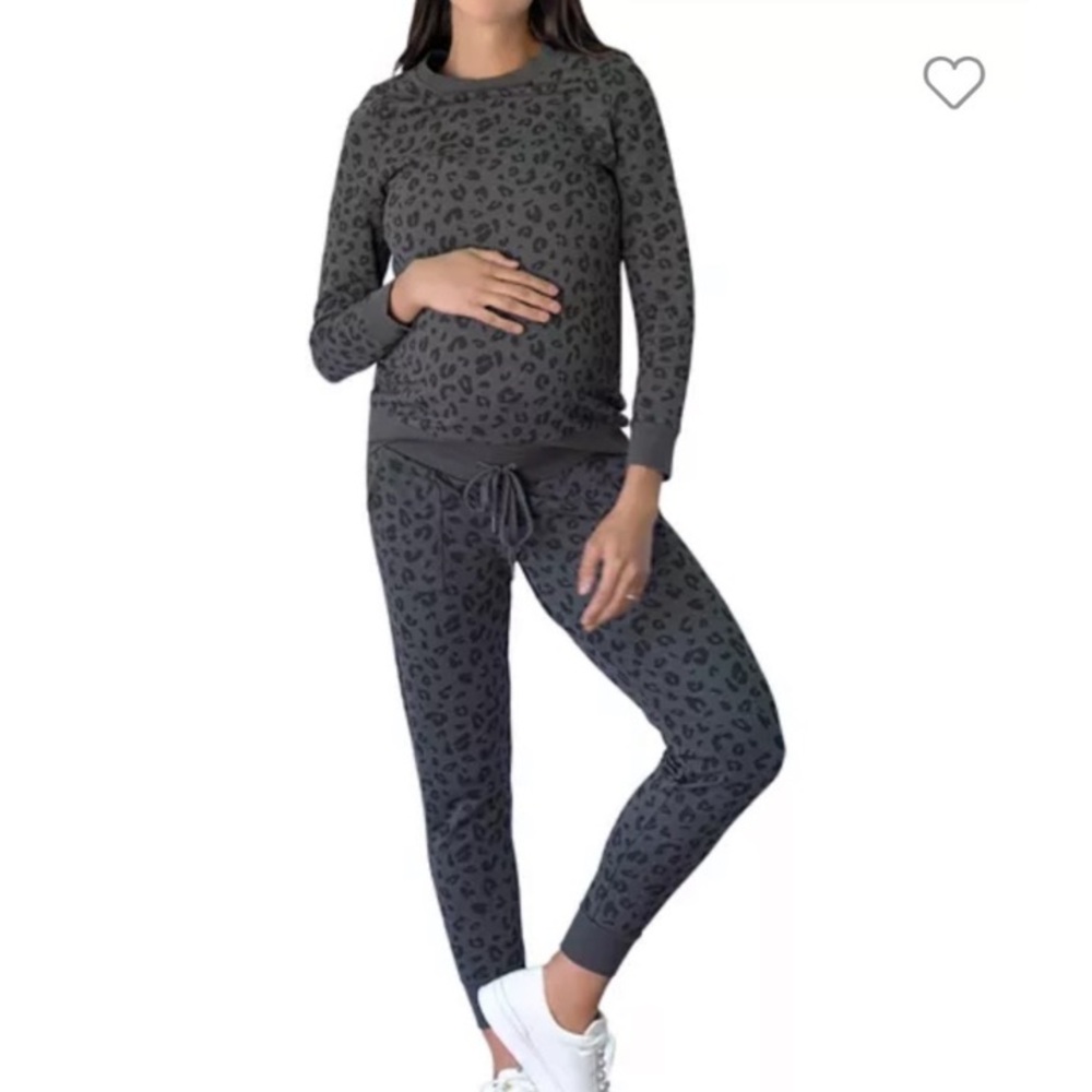Ingrid and Isabel maternity leopard print sweatsuit set